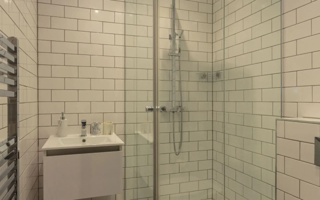 Stylish 2bed Apartment Underneath Edinburgh Castle