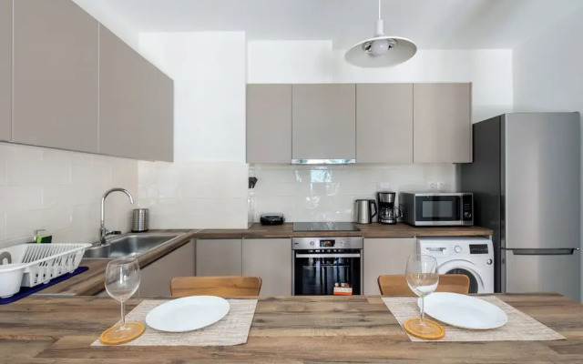 Astrea 1- Bedroom Apartment in Athens