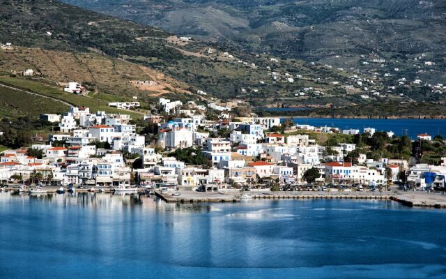 Gavrion's Nest  - Premium Cycladic Studio