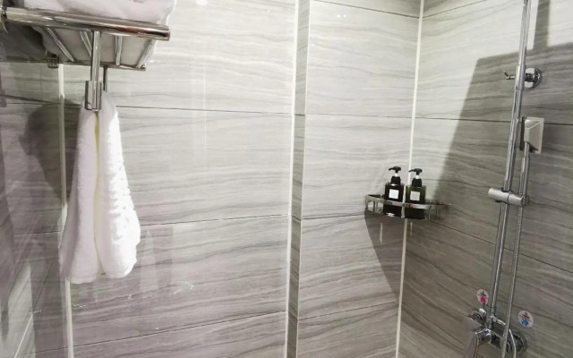 Zunyi Aizhu Smart Hotel(遵义爱住智能酒店)