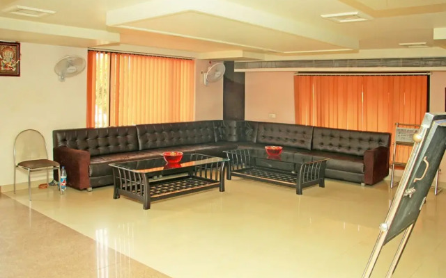 OYO 22040 Hotel Central Plaza