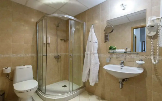 Grand Royale Apartment Complex & Spa