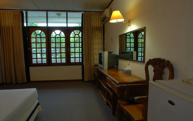 Myanmar Life Hotel