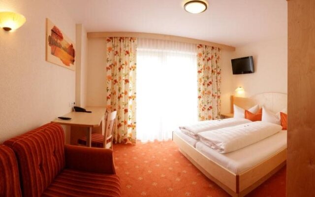 Apart Garni Hax'n Tenne