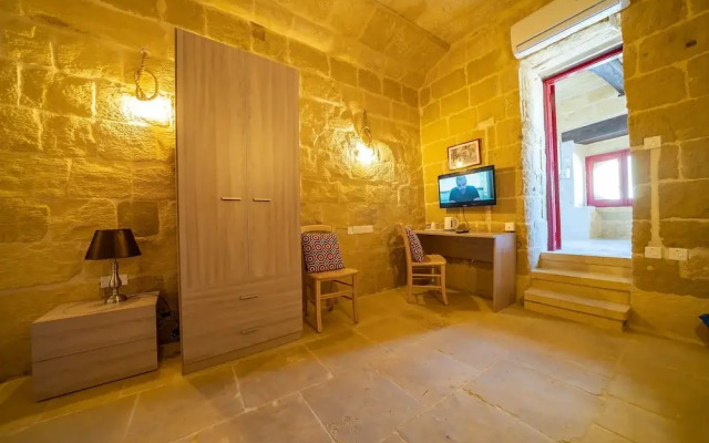Ta' Pinu B&B