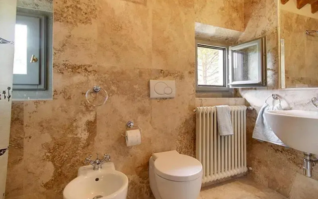 Casaglia 2 · Apartment With Shared Pool
