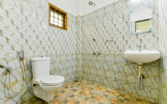 OYO 16711 Malabar Plaza Inn