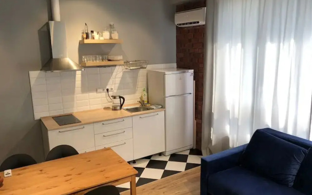 Apartment on Kamyshovaya St. 41, apt 10