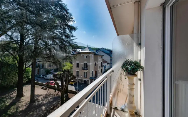 85 m2, calme , parking, centre ville