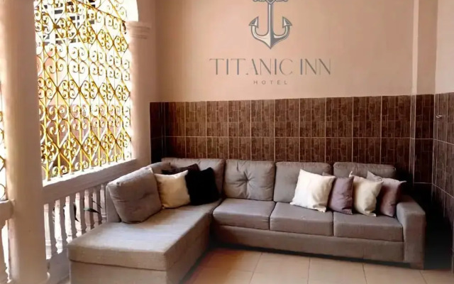 Hotel Titanic Inn