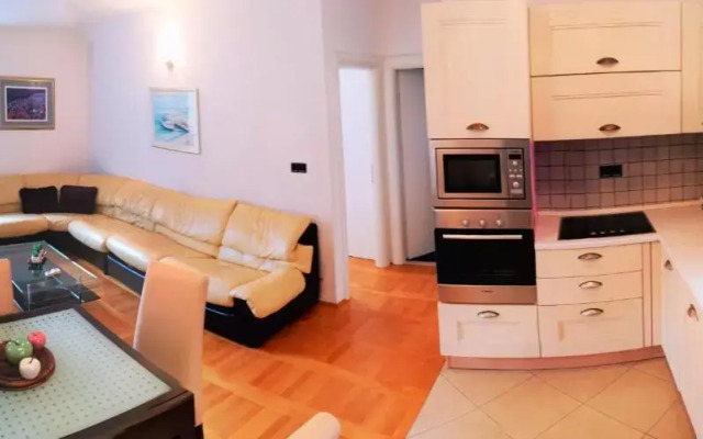 Iron Gates Apartments