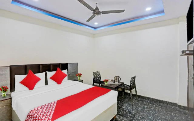 OYO Flagship 70297 Royal Palace Guest House