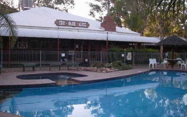 Heavitree Gap Outback Lodge