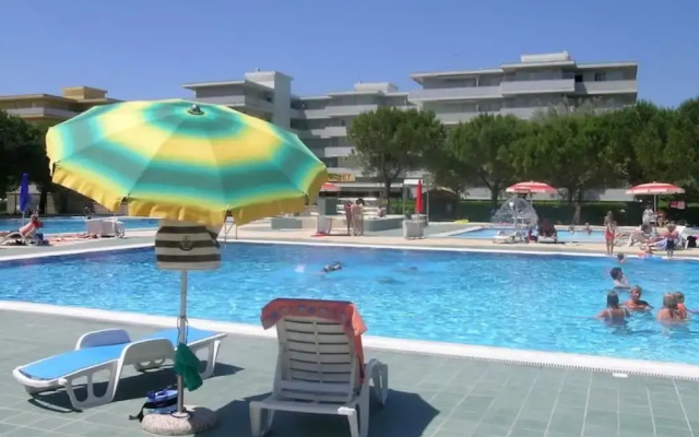 Comfort, Pools, Tennis and fun - Beahost