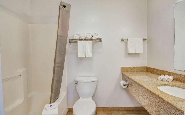 Studio 6 Opelika/Auburn