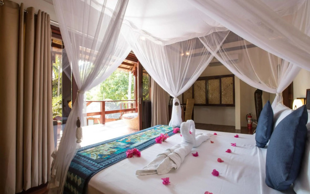 Last Frontier Beach Resort - Adults Only