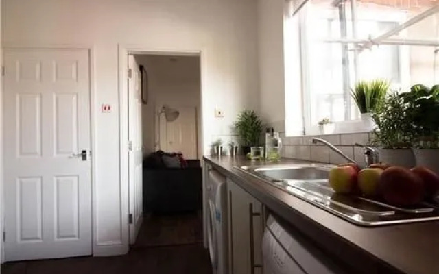 Diamond - Trent Apartment