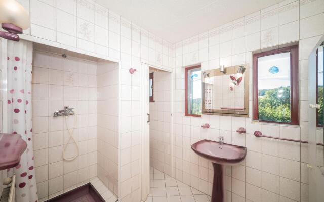 Quaint Holiday Home In Girmont-Val-d'Ajol with Private Terrace