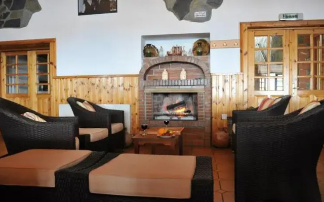 Central Hotel Pedoulas