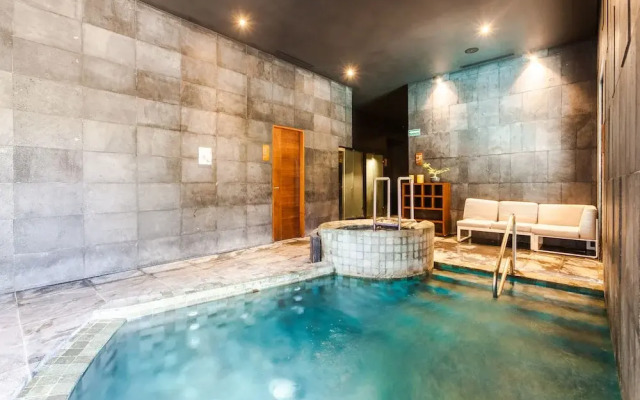 Room fully equipped Spa and gym free
