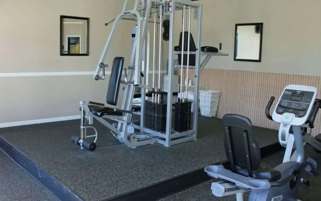 Cottonwood Suites Savannah Hotel & Conference Center