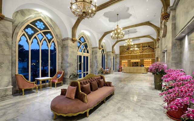 Grasse Grace Manor