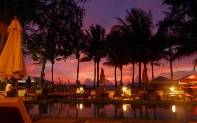 Kamala Beachfront Apartment