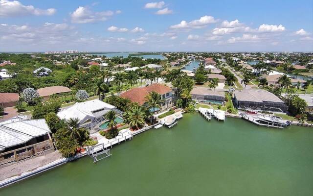 Colonial Home #12972