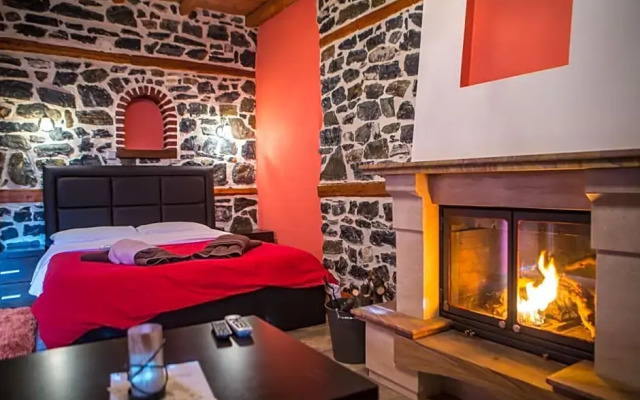 Enastron View Hotel