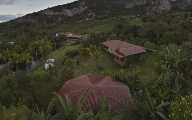 Inti Kamari Wellness Lodge Retreat Center & Farm