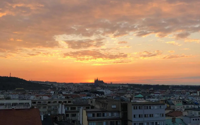 The Dante Prague Apartments - Family Apartments with FREE PARKING