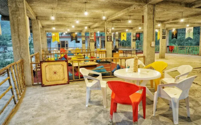 Whoopers Hostel