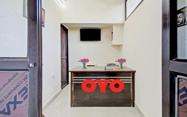 OYO Flagship 70066 Hotel Green Apple