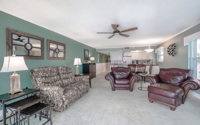 Pointe Condo #201 by Vtrips