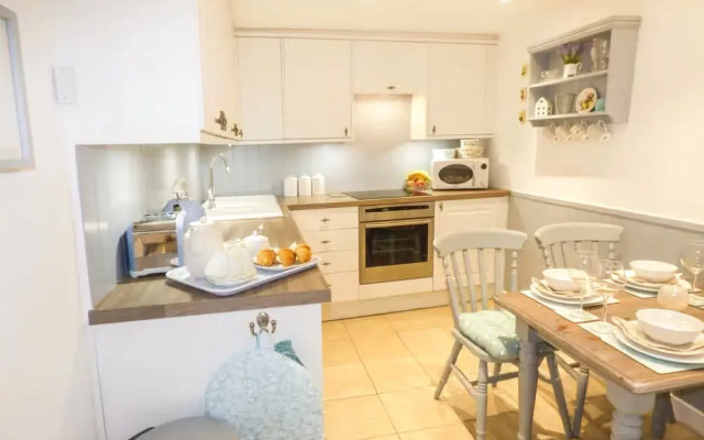 Coombes Hill Cottage