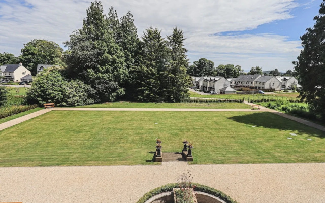 The Mary Maude Suite Stone Cross Mansion
