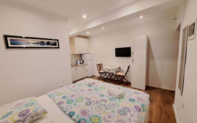 Studio Leo Apartment