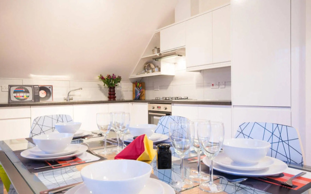 Arnos Apartments