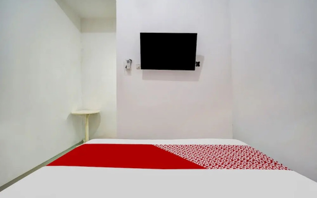 Super OYO 91173 Guesthouse King Puntodewo