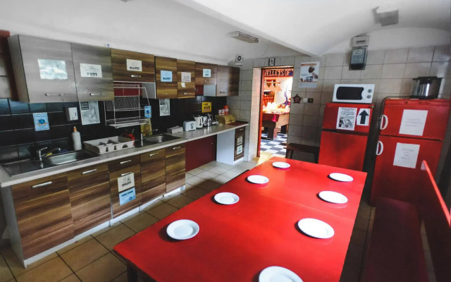 Good Bye Lenin Pub & Garden - Hostel