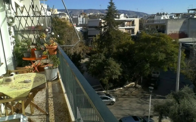 On Foot to Acropolis Cozy Apartment