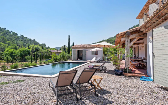 Classy VIlla in Bargemon with Private Swimming Pool