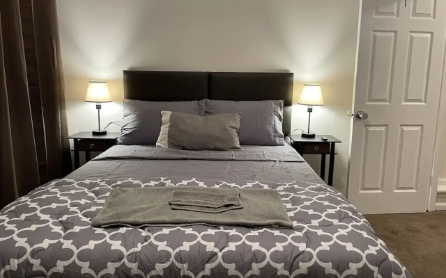 Downtown Private Rooms- Close to Topgolf