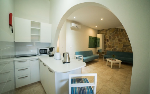 Myroandrou Beach Apartments