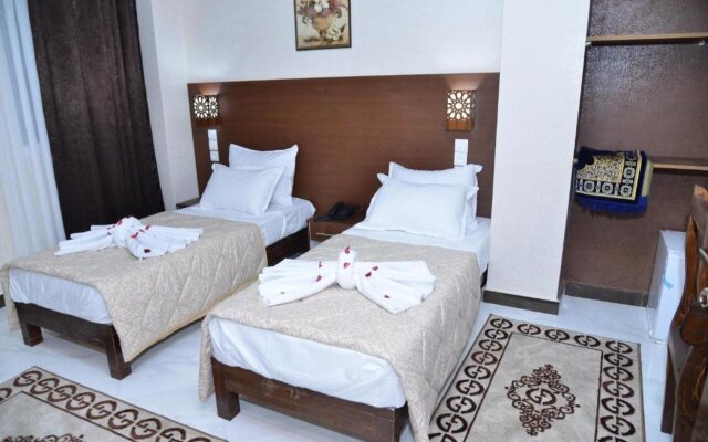Hotel Mh