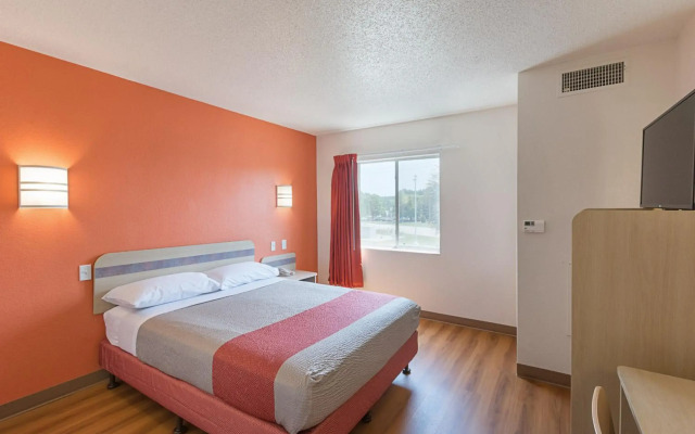 Motel 6 Columbia, SC - Fort Jackson Area