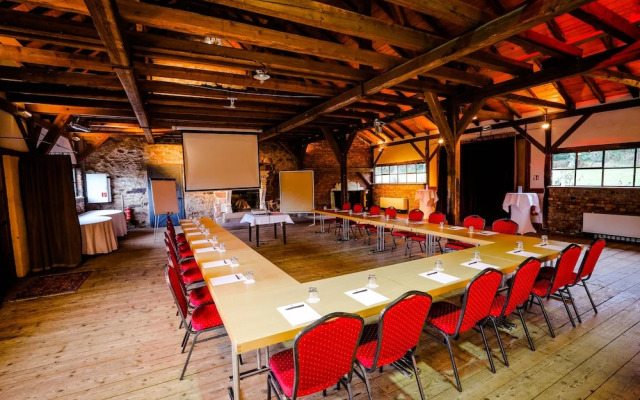 Schlosshotel Weyberhöfe