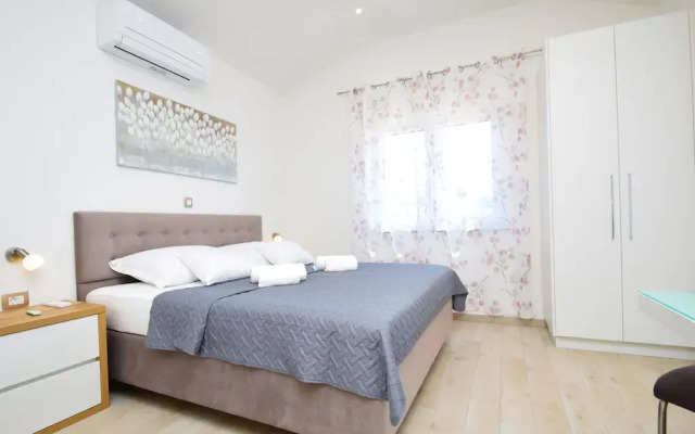 Apartments in Starigrad-Paklenica, modern and comfortable