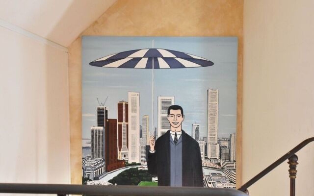 Modern Mansion in Machemont with Private Garden