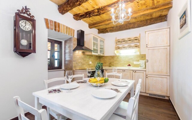 Stunning Home in Silo With Wifi and 2 Bedrooms